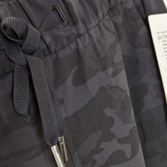 Lululemon On The Fly 7/8 Pants Size 4 incognito Camo grey - Picture 13 of 13